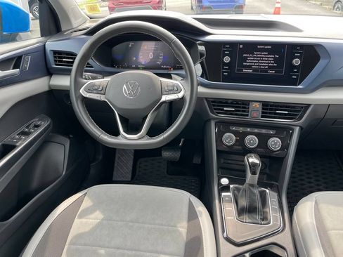 Certified 2023 Volkswagen Taos SE w/ Black Wheel Package FWD image 9
