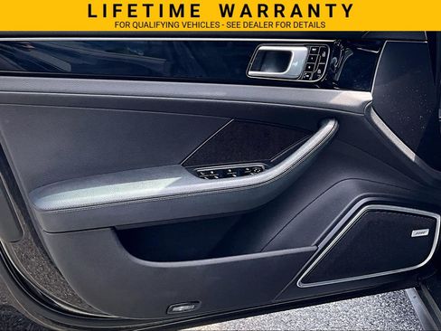 Used 2021 Porsche Panamera image 19