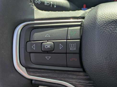 Certified 2024 Jeep Wagoneer Series III w/ Premium Group I image 19