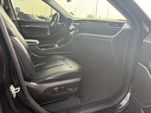 Used 2022 Jeep Grand Cherokee L Limited AWD/4WD image 10