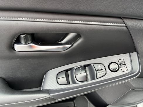 Used 2024 Nissan Sentra SV image 17