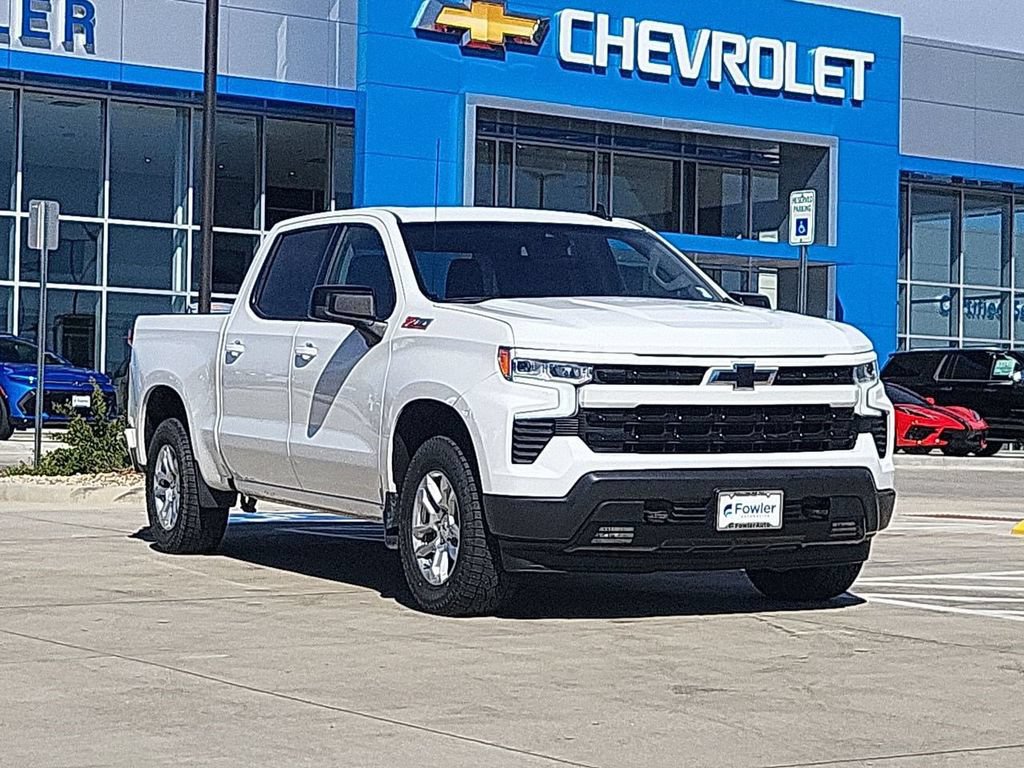Used 2022 Chevrolet Silverado 1500 RST AWD/4WD image 2