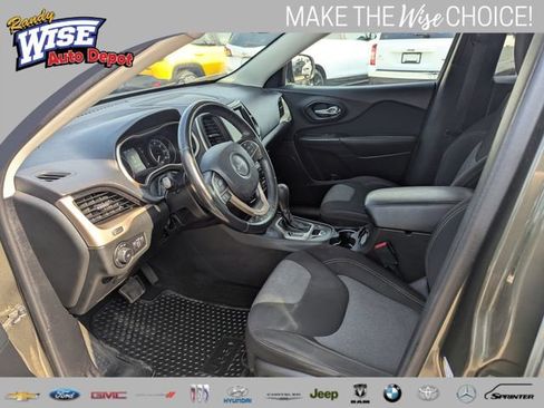 Used 2014 Jeep Cherokee Latitude w/ Cold Weather Group AWD/4WD image 9