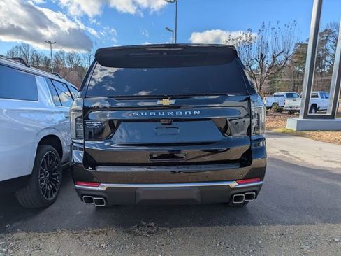New 2026 Chevrolet Suburban High Country image 3