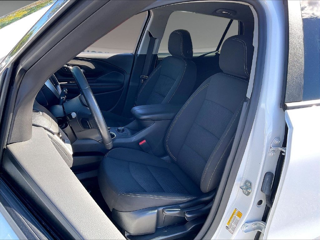 Used 2024 GMC Terrain SLE AWD/4WD image 9