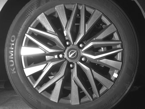 Used 2025 Nissan Altima 2.5 SV FWD image 13