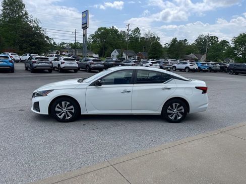 Used 2024 Nissan Altima 2.5 S FWD image 43