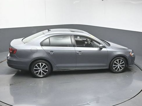 Used 2018 Volkswagen Jetta SE FWD image 45