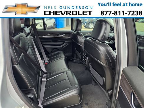 Used 2024 Jeep Grand Cherokee Limited AWD/4WD image 12