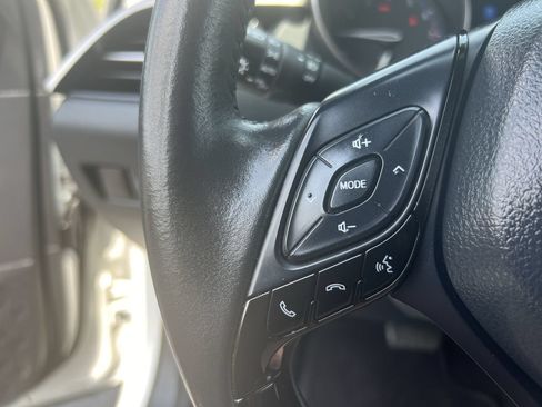 Used 2021 Toyota C-HR Limited FWD image 19
