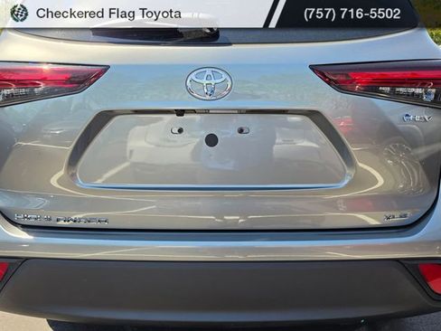 Used 2025 Toyota Highlander XLE image 7