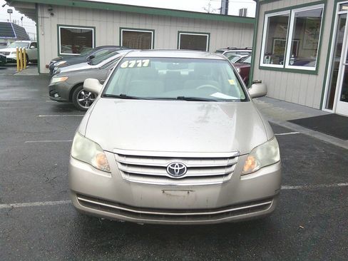 Used 2005 Toyota Avalon XL image 19