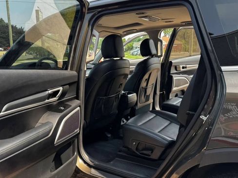 Used 2020 Kia Telluride S AWD/4WD image 19
