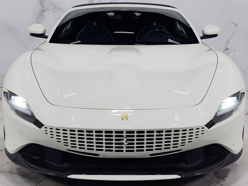 Used 2025 Ferrari Roma Spider image 19