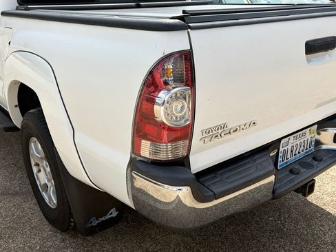 Used 2015 Toyota Tacoma 4x4 Double Cab w/ SR5 Package image 19