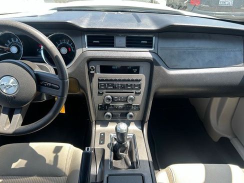 Used 2010 Ford Mustang GT RWD image 13