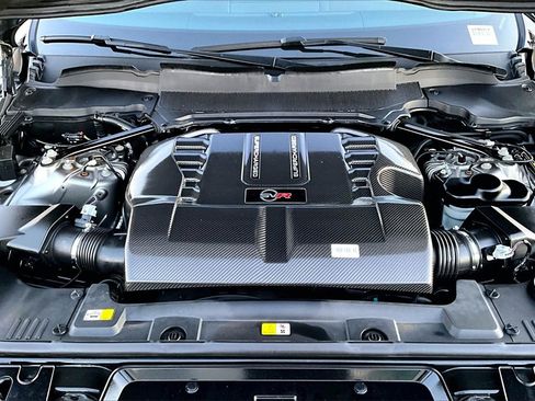 Used 2022 Land Rover Range Rover Sport SVR image 28