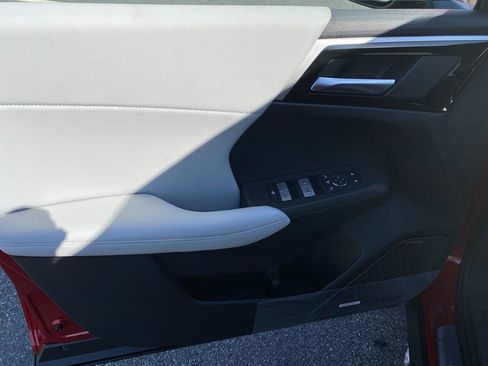 New 2025 Mitsubishi Outlander SE image 11