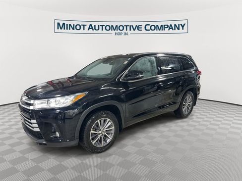 Used 2019 Toyota Highlander XLE AWD/4WD image 4