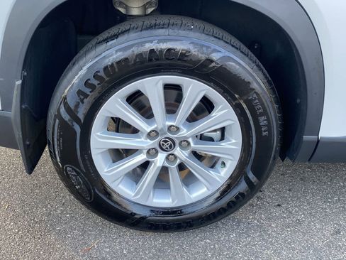 Used 2024 Toyota Grand Highlander XLE image 18