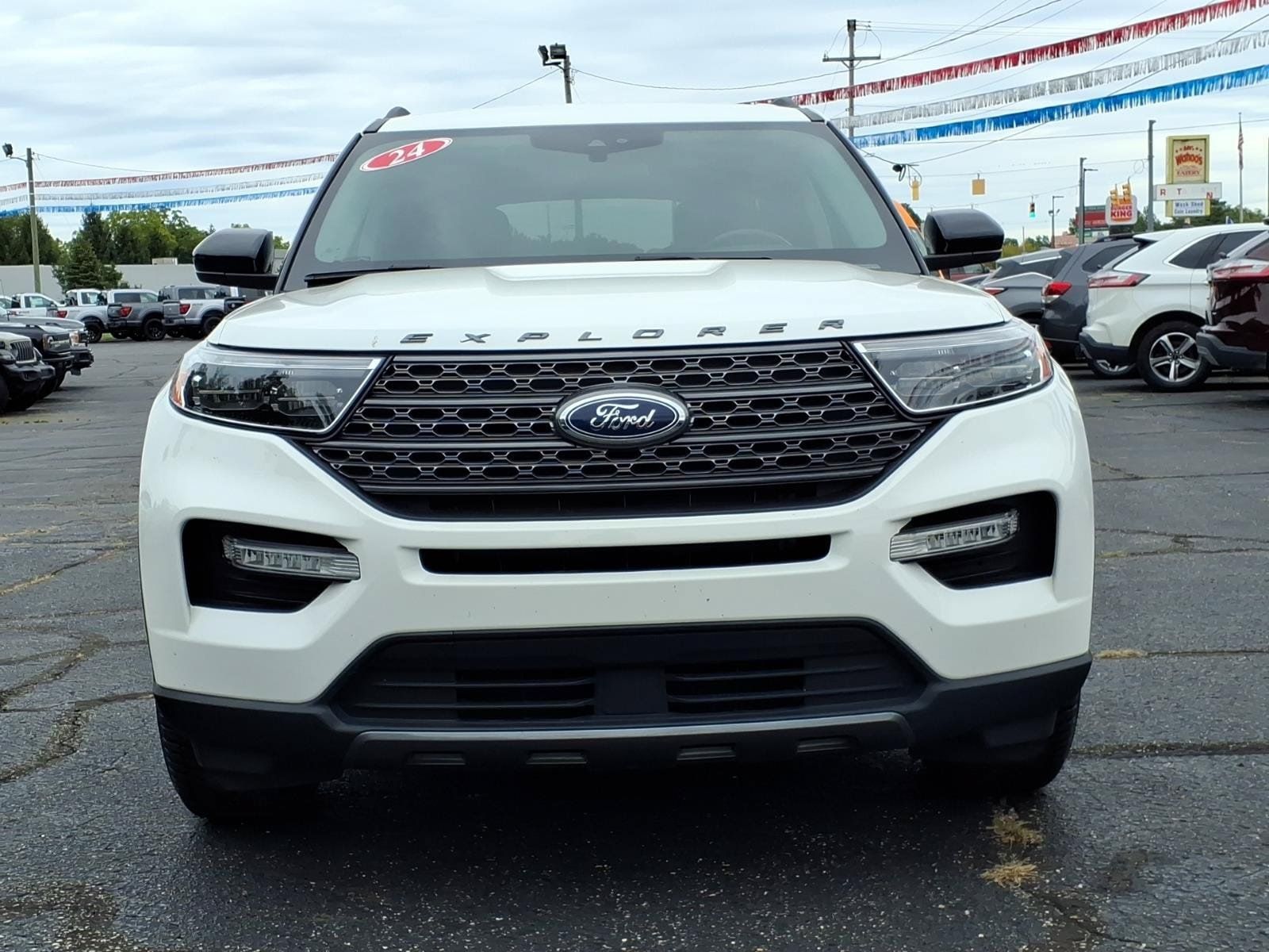 Used 2024 Ford Explorer XLT w/ Equipment Group 202A AWD/4WD image 2