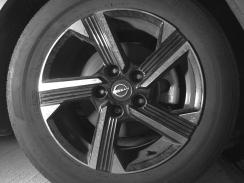 Used 2025 Nissan Sentra SV FWD image 13