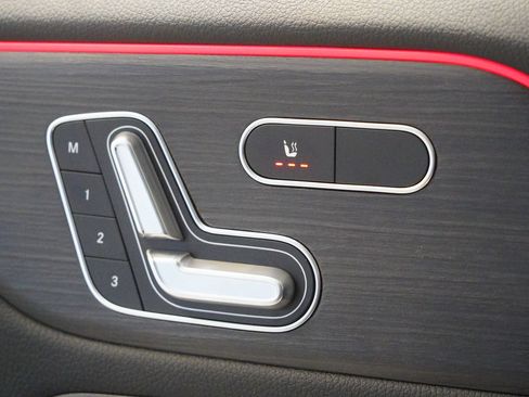 Certified 2026 Mercedes-Benz GLA 250 4MATIC image 27