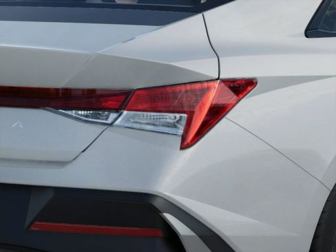 New 2026 Hyundai Elantra SE FWD image 10
