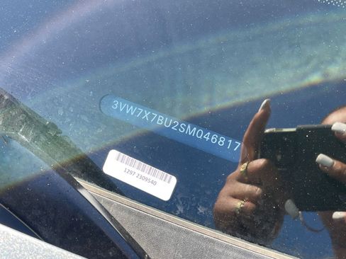 Used 2025 Volkswagen Jetta SE image 29