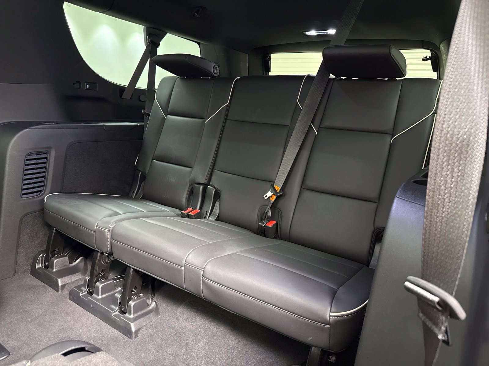 Used 2021 Cadillac Escalade ESV Premium Luxury AWD/4WD image 22