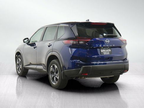 Used 2026 Nissan Rogue SV AWD/4WD image 4