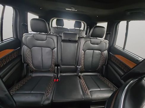 Used 2025 Jeep Grand Cherokee L Summit AWD/4WD image 17