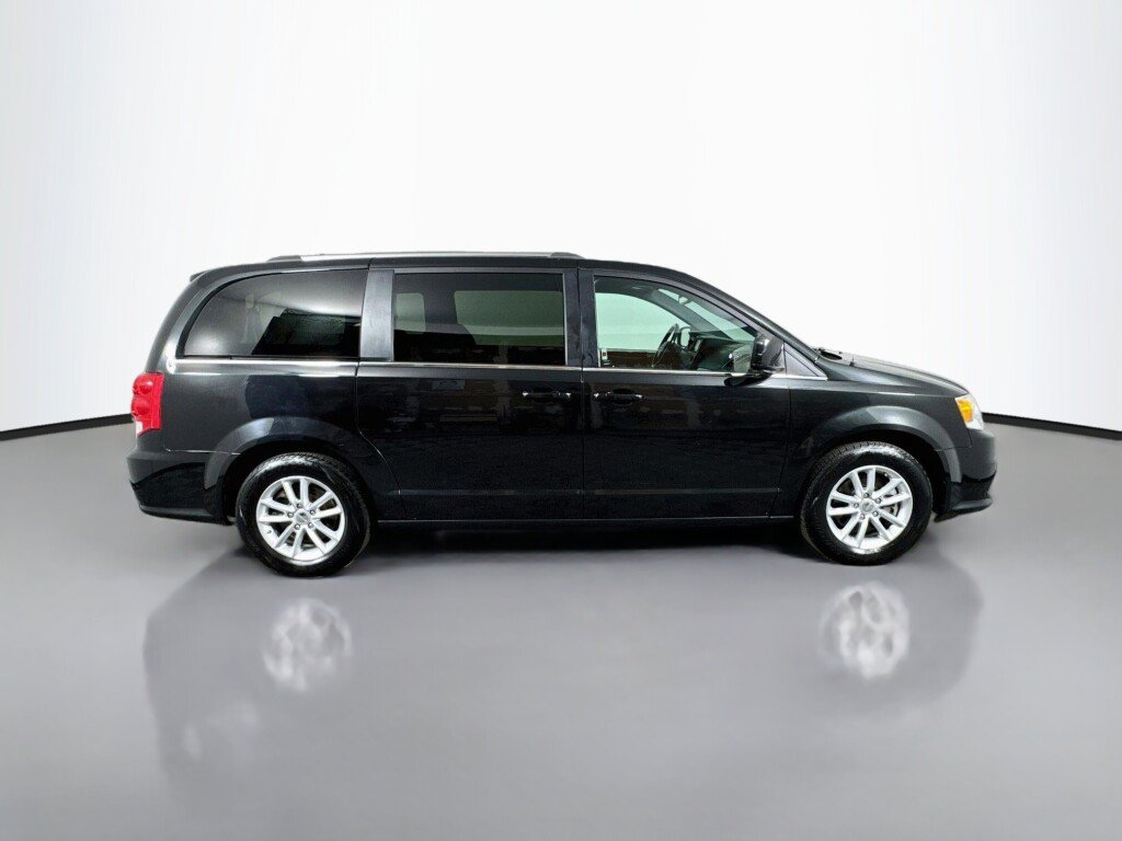 Used 2019 Dodge Grand Caravan SXT FWD image 6