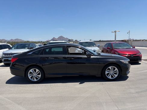 Used 2018 Honda Accord LX image 2