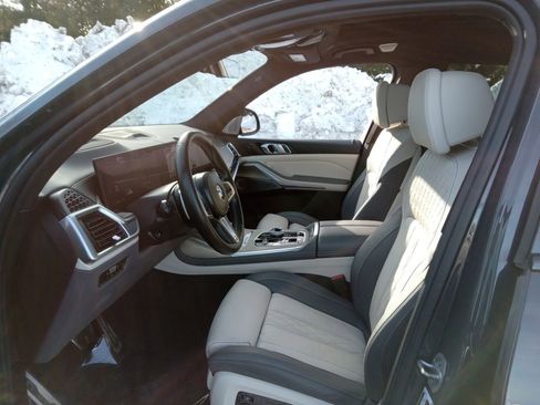 Used 2023 BMW X7 M60i w/ Executive Package image 11