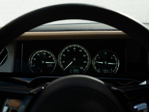 Used 2022 Rolls-Royce Phantom Extended Wheelbase image 11