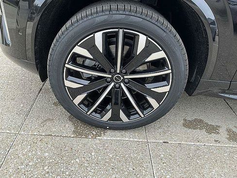 New 2026 Volvo XC90 B6 Plus w/ Protection Package AWD/4WD image 12