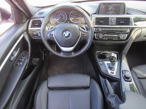 Used 2018 BMW 330e w/ Convenience Package image 9