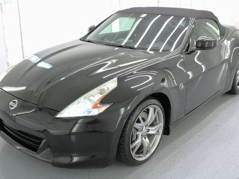 Used 2010 Nissan 370Z Touring w/ Sport Pkg RWD image 26