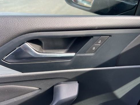 Used 2025 Volkswagen Jetta Sport image 25