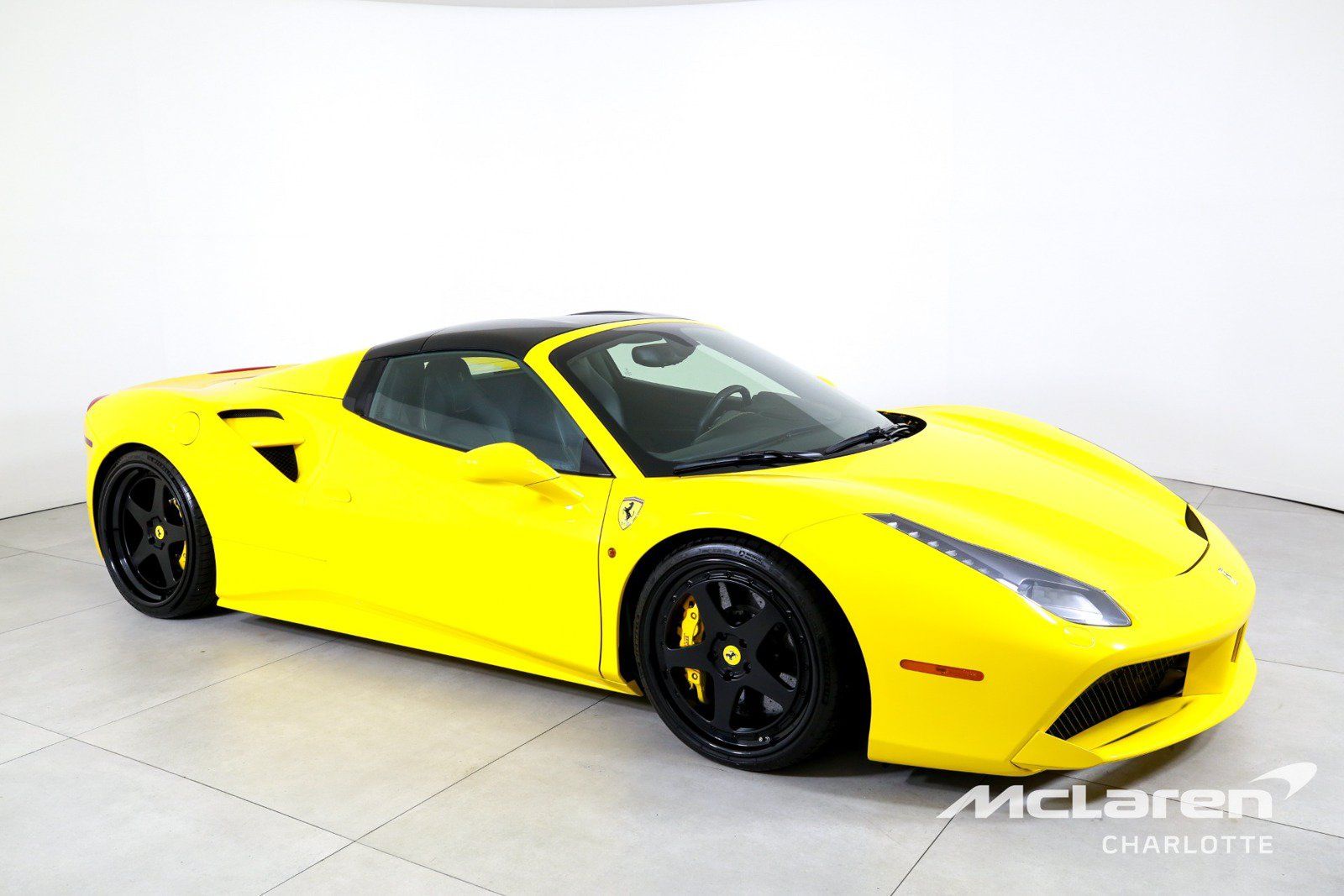 Used 2017 Ferrari 488 Spider RWD image 3