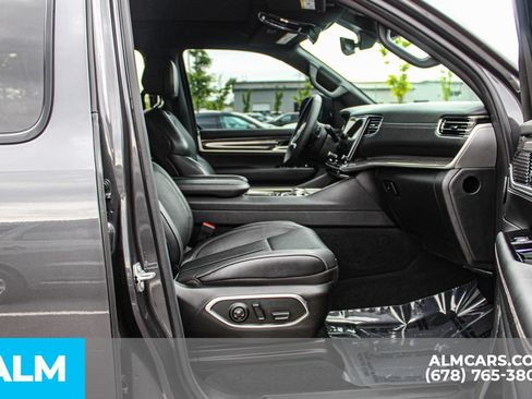 Used 2022 Jeep Wagoneer Series II w/ Premium Group I AWD/4WD image 23