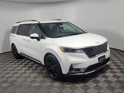 Used 2024 Kia Carnival SX image 1