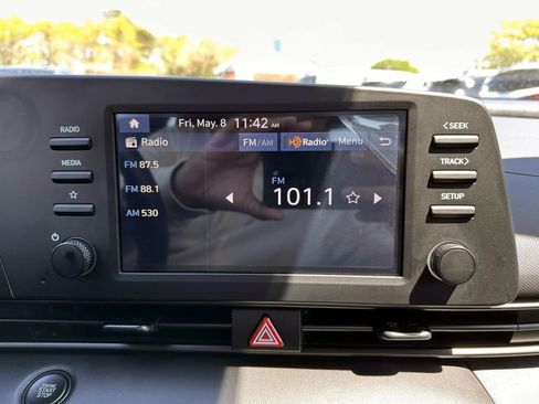 Used 2025 Hyundai Elantra Sport FWD image 21