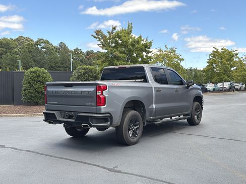 Used 2021 Chevrolet Silverado 1500 Custom Trail Boss AWD/4WD image 3