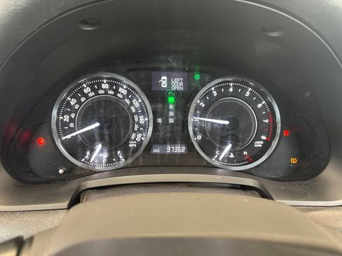 Used 2010 Lexus IS 250C w/ Luxury Pkg RWD image 7