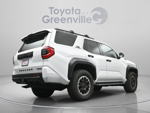 Used 2025 Toyota 4Runner 4WD image 14