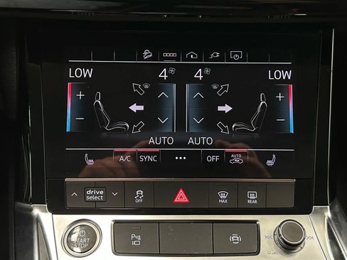 Used 2023 Audi e-tron Premium AWD/4WD image 30