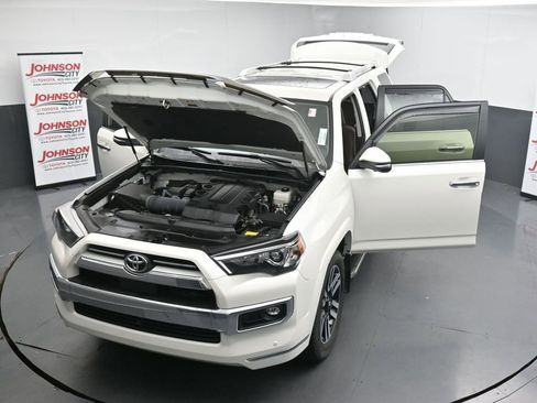 Used 2023 Toyota 4Runner Limited AWD/4WD image 41