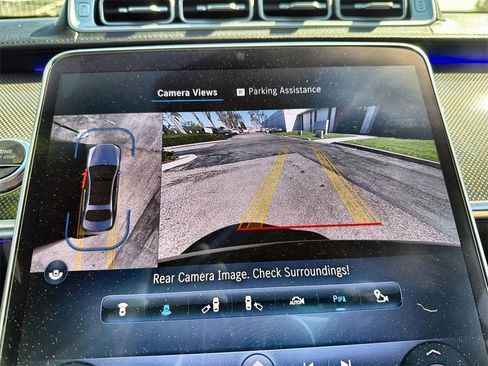 Used 2022 Mercedes-Benz S 580 4MATIC Sedan w/ AMG Line Package image 24